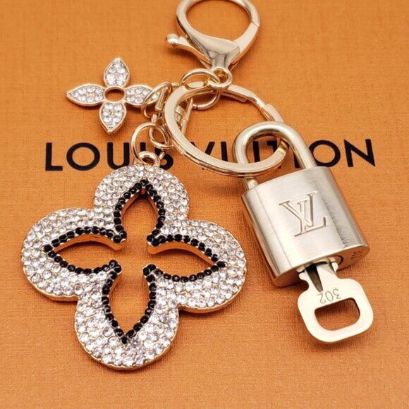 Authentic Louis Vuitton Gold Lock & Box w/ Unbranded Clover Bagcharm 120825 - Picture 5 of 9